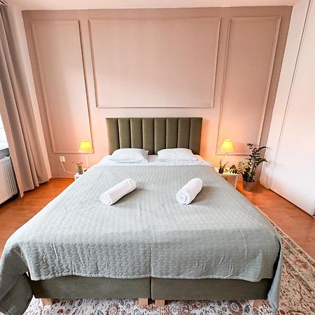 Gorgeous City Center Apartment In Bratislava With Free Parking Exterior photo