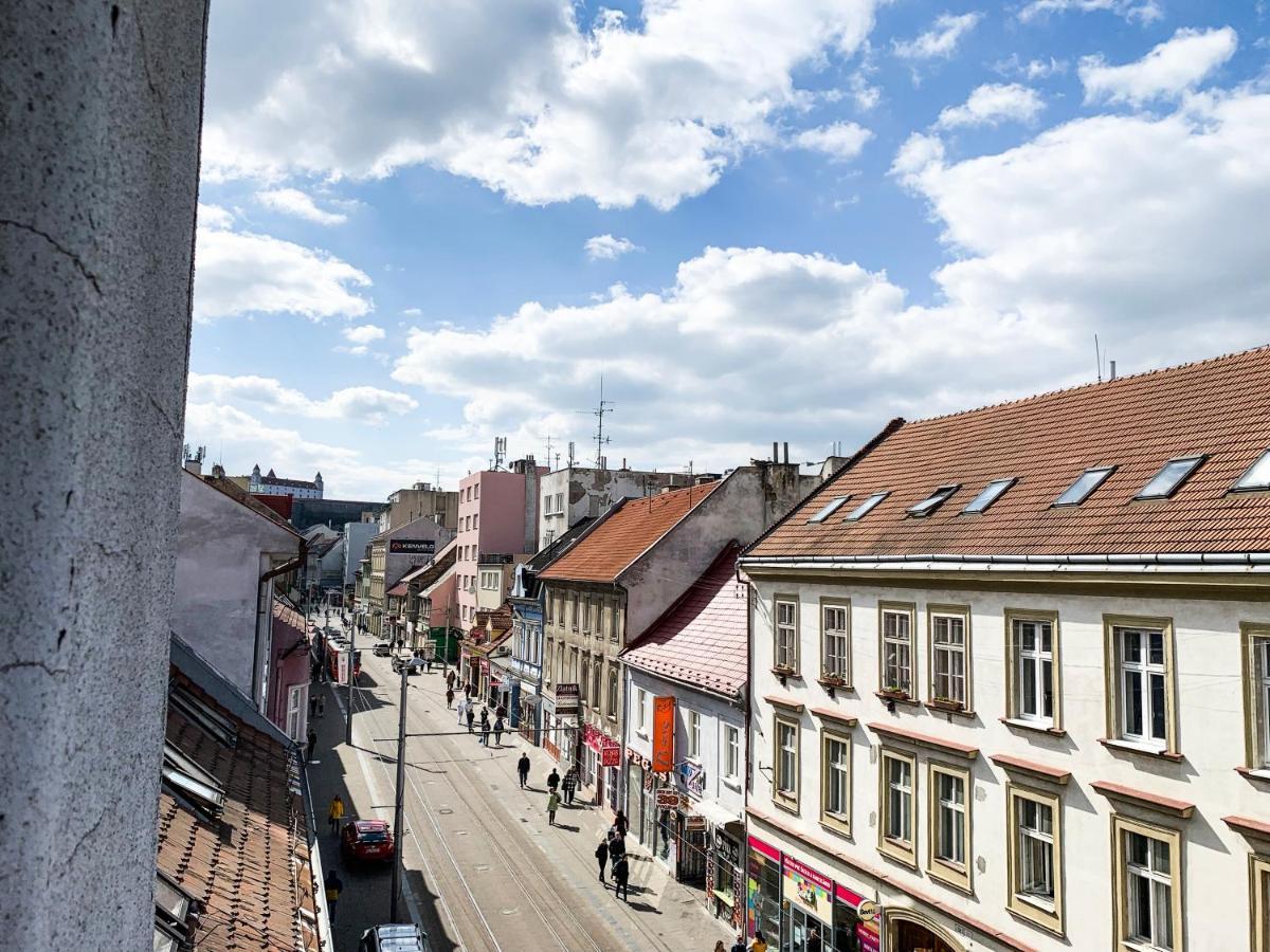 Gorgeous City Center Apartment In Bratislava With Free Parking Exterior photo