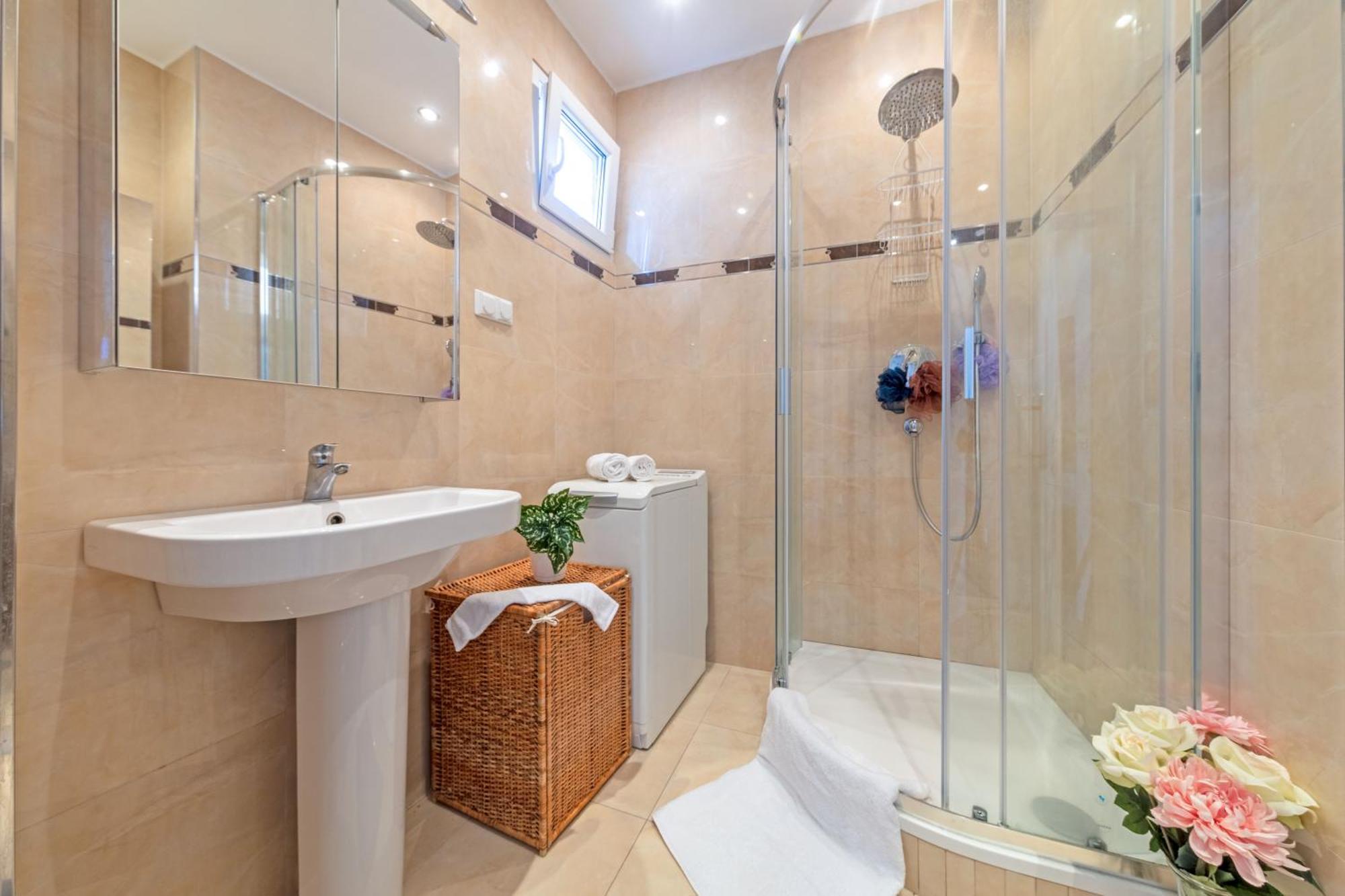 Gorgeous City Center Apartment In Bratislava With Free Parking Exterior photo