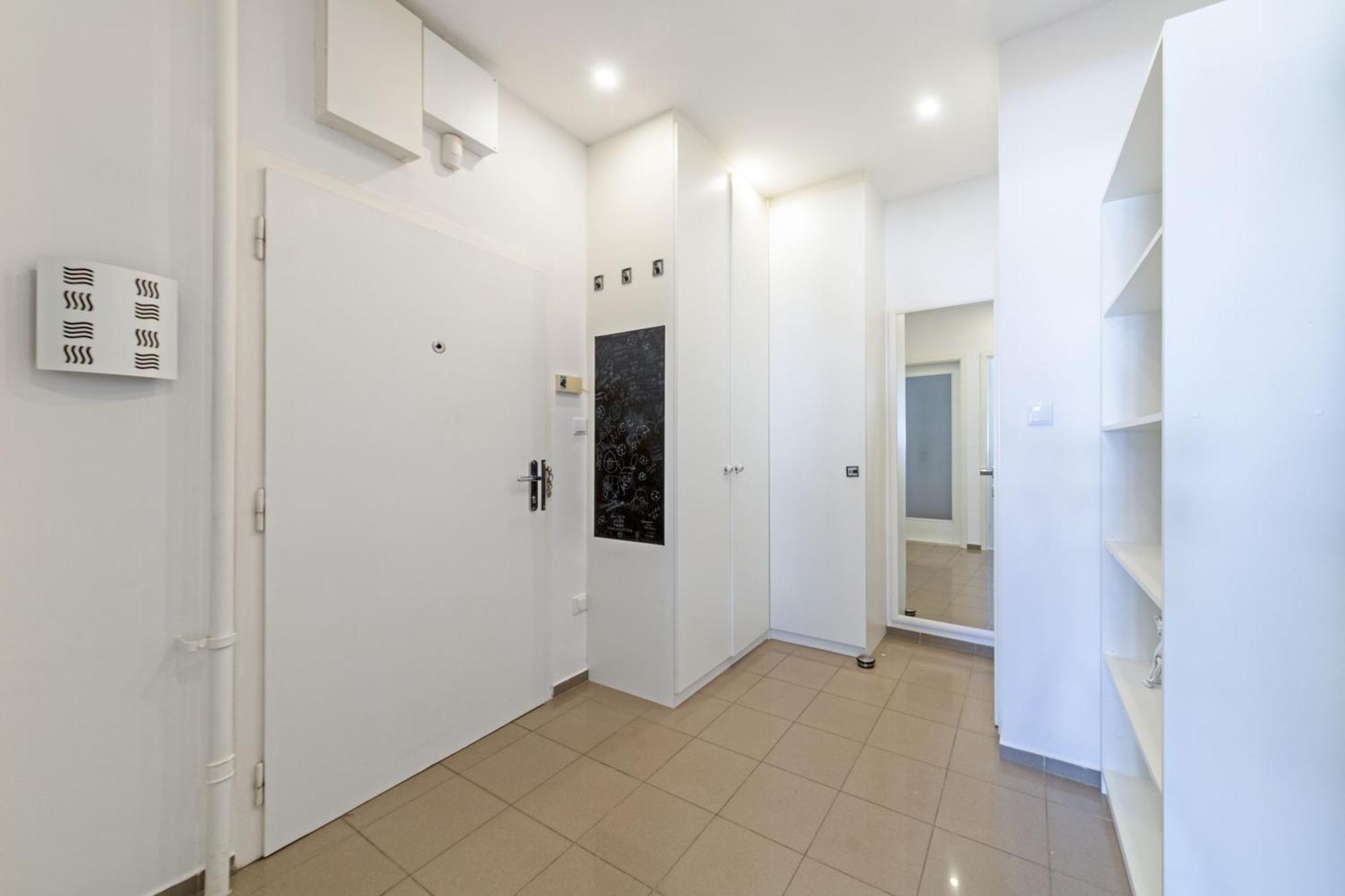Gorgeous City Center Apartment In Bratislava With Free Parking Exterior photo