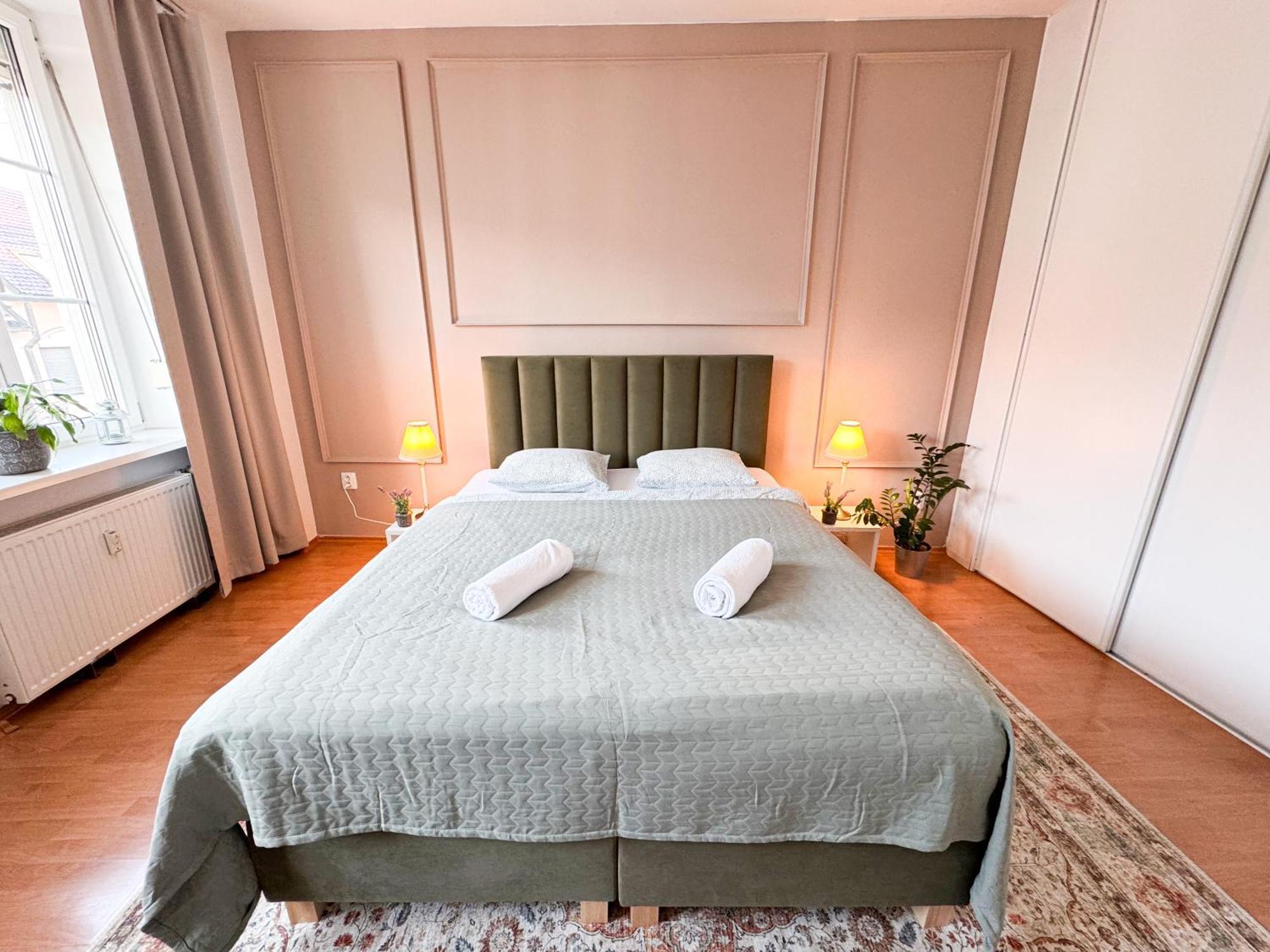 Gorgeous City Center Apartment In Bratislava With Free Parking Exterior photo